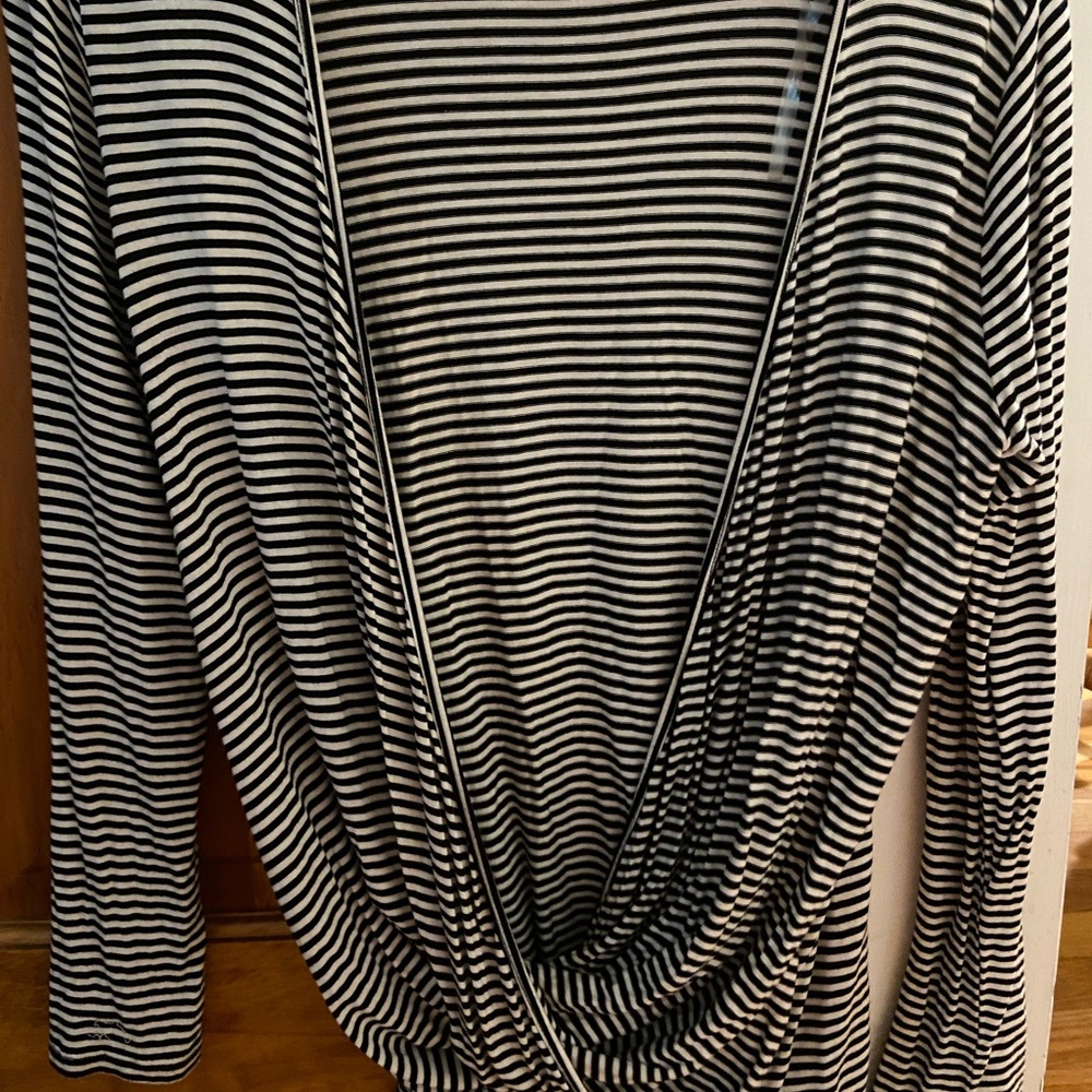 Miss Love black and white open front scoop top